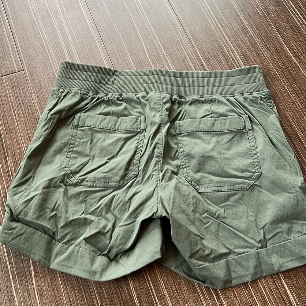 Athleta Green Cargo Shorts